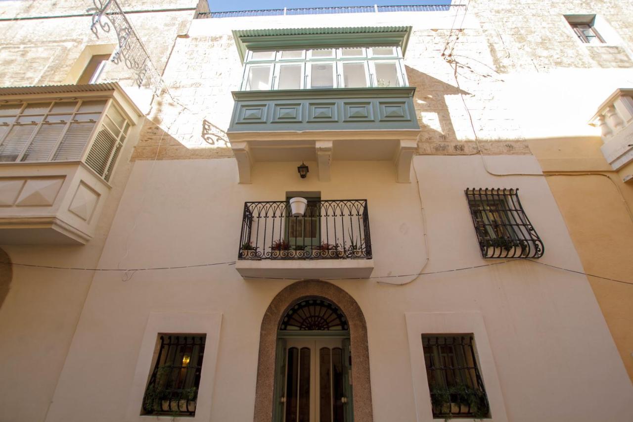 Town House Steeped In History Villa Rabat Exterior photo