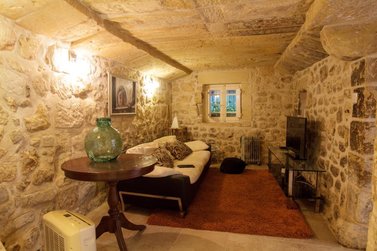 Town House Steeped In History Villa Rabat Exterior photo