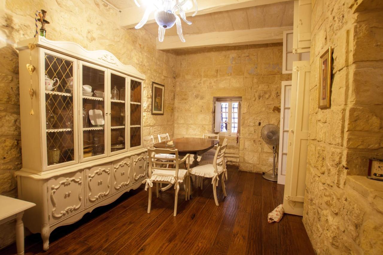 Town House Steeped In History Villa Rabat Exterior photo