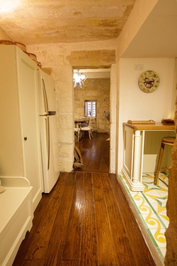 Town House Steeped In History Villa Rabat Exterior photo
