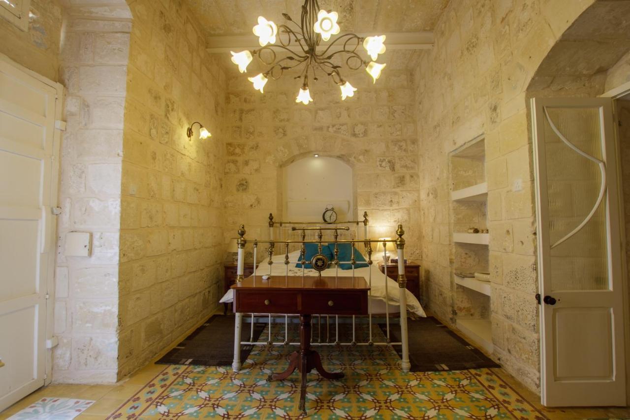 Town House Steeped In History Villa Rabat Exterior photo