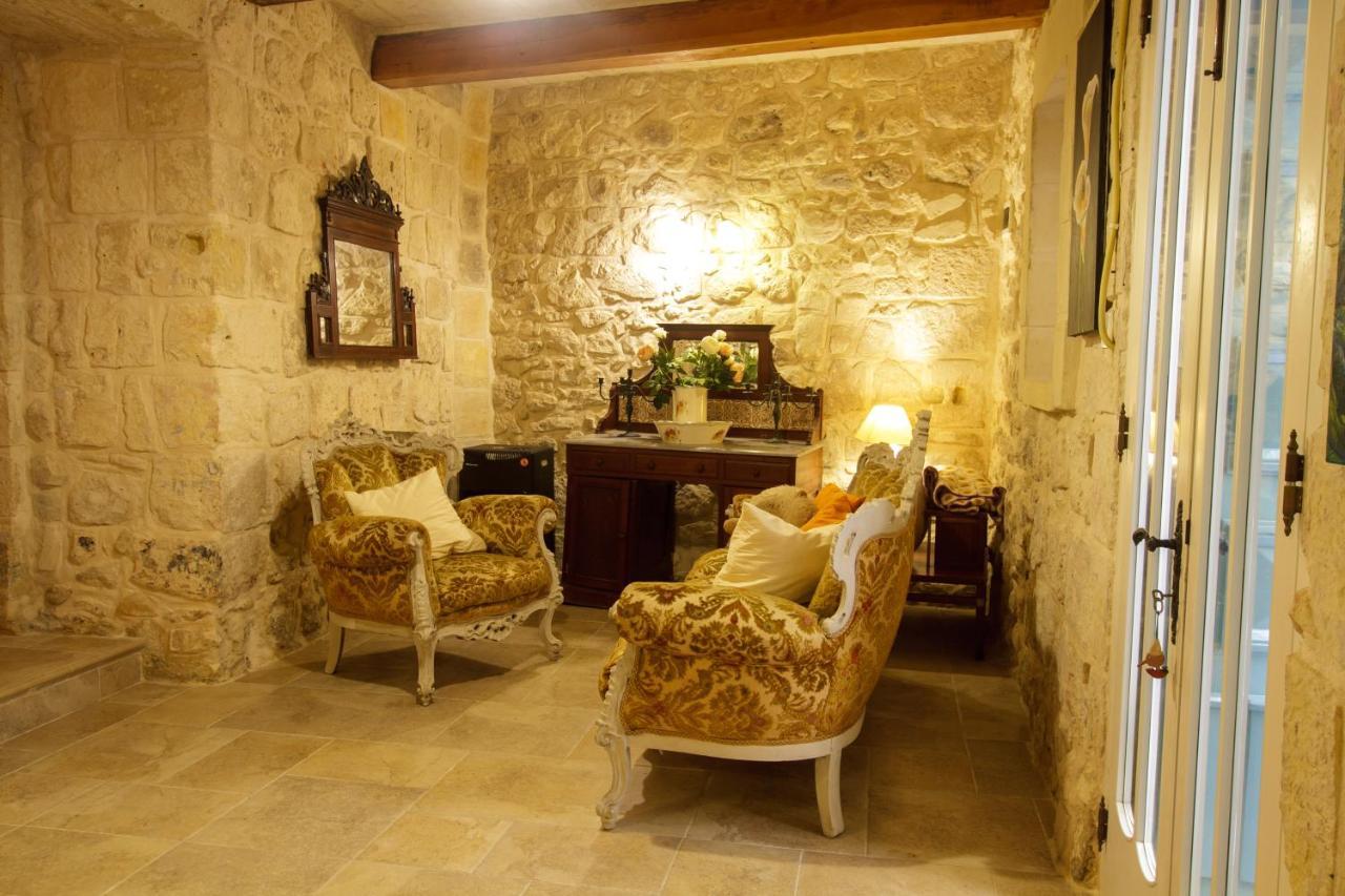 Town House Steeped In History Villa Rabat Exterior photo
