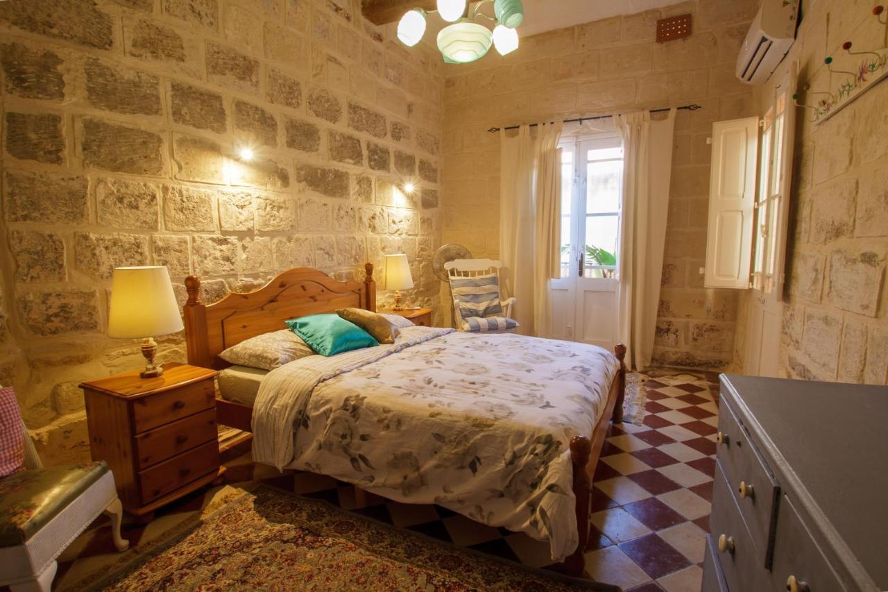 Town House Steeped In History Villa Rabat Exterior photo