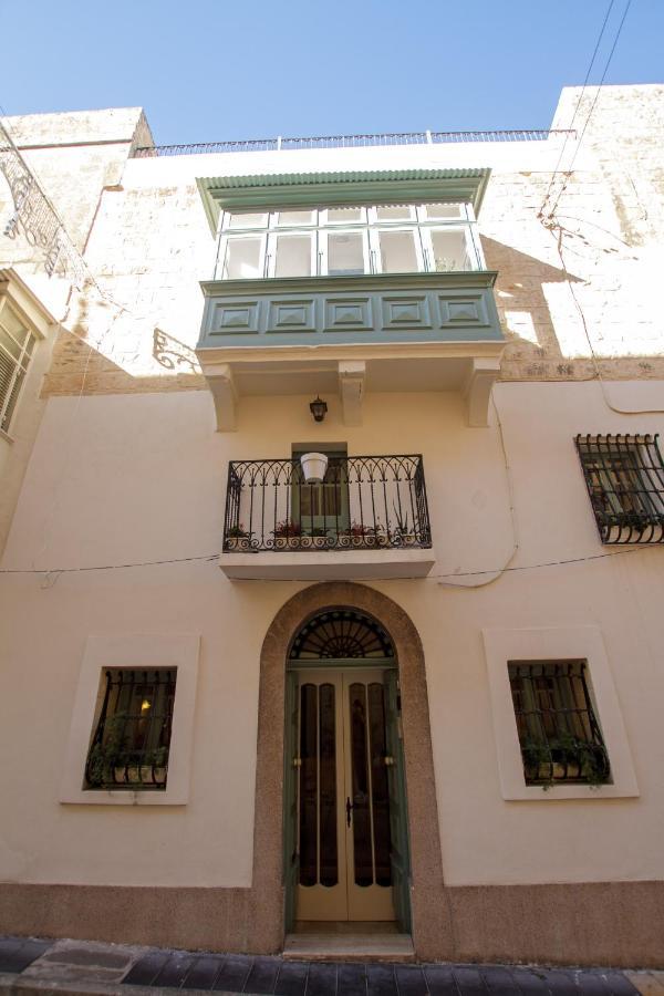 Town House Steeped In History Villa Rabat Exterior photo