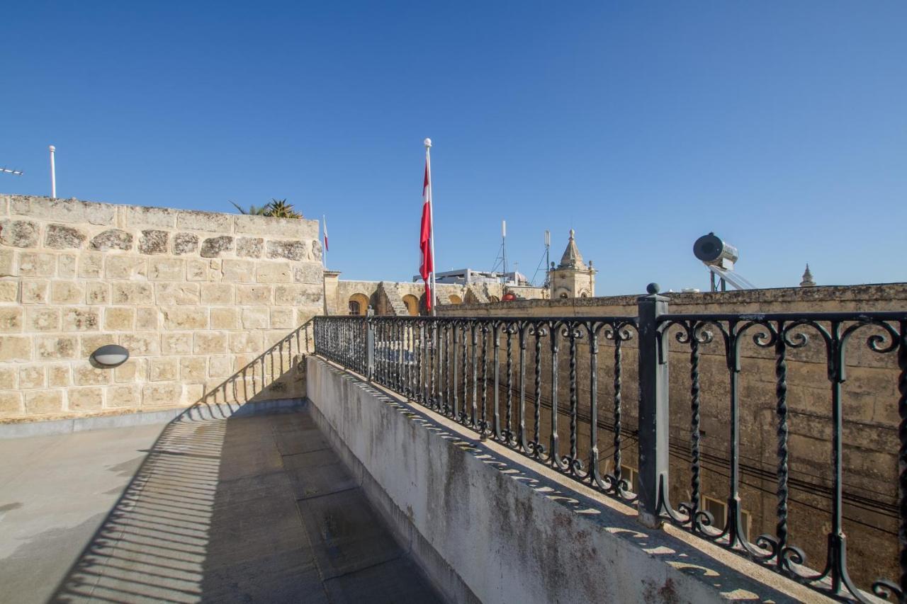 Town House Steeped In History Villa Rabat Exterior photo